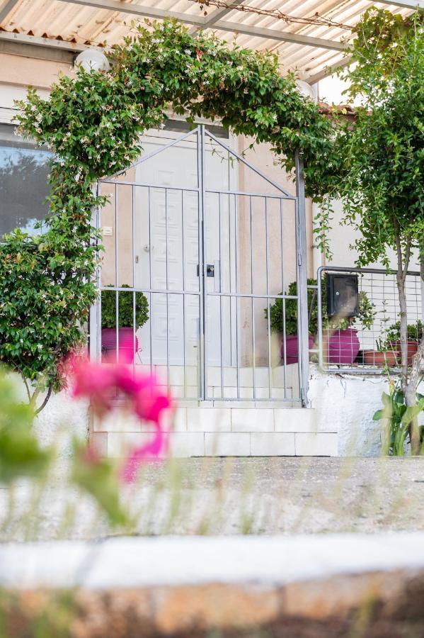 Sea View Residence Nea Kios Exterior photo