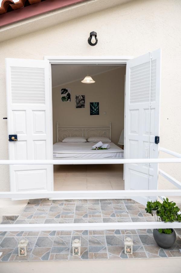 Sea View Residence Nea Kios Exterior photo